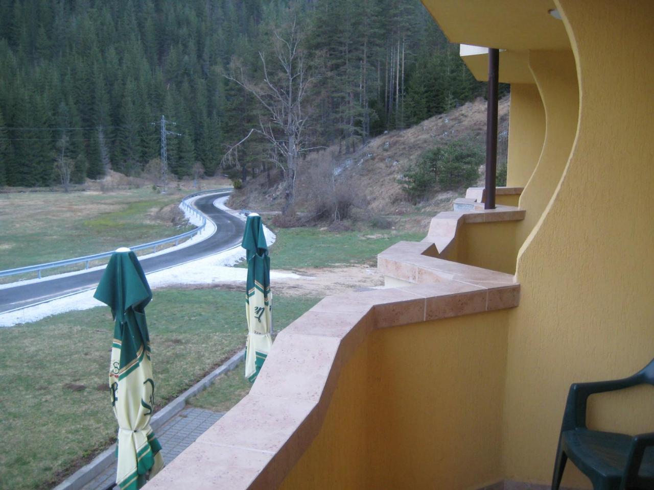 Hotel Restaurant Popini Laki Yagodina Exterior photo